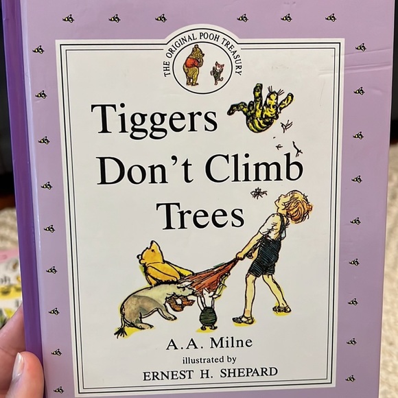 LIKE NEW VINTAGE WINNIE THE POOH STORIES - 4 BOOKS - Picture 8 of 9